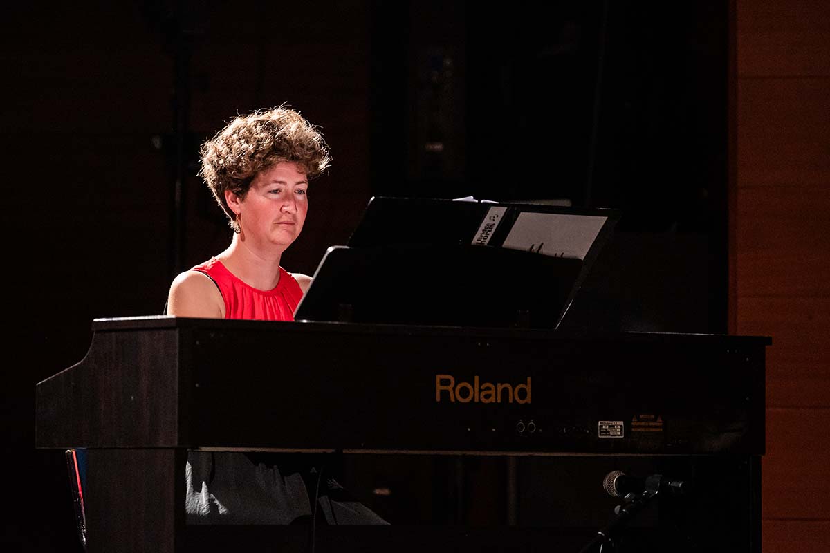 Pianist Sandie Middleton